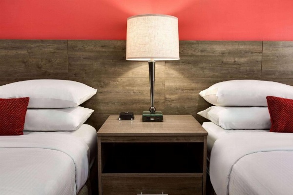 Ramada by Wyndham Oakland Downtown City Center image 18